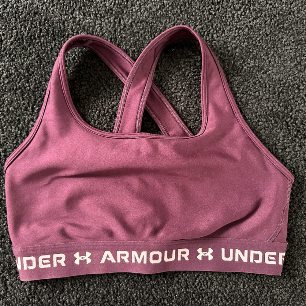 Under Armour Sports Bra, . Medium support. Size M, Purple, Gently worn